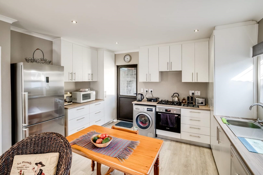 5 Bedroom Property for Sale in Kirstenhof Western Cape